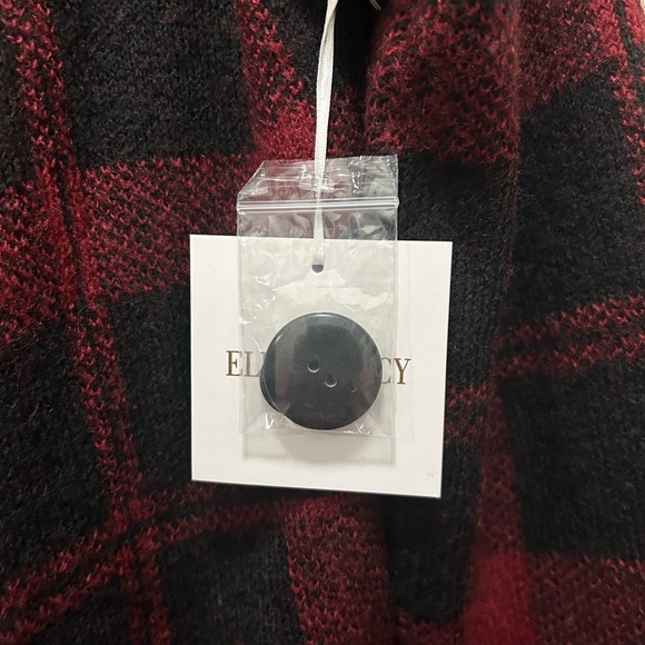 Ellen Tracy Red and Black Buffalo Plaid Single Button Sweater NWT M - Picture 4 of 10